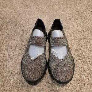 NWOB Bernie Mev Rigged Charm woven Mary Jane flats in bronze sz 38